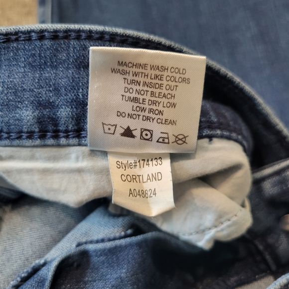 LILA RYAN Cortland Distressed Crop Mid Rise Jeans Size 27 - Picture 13 of 13